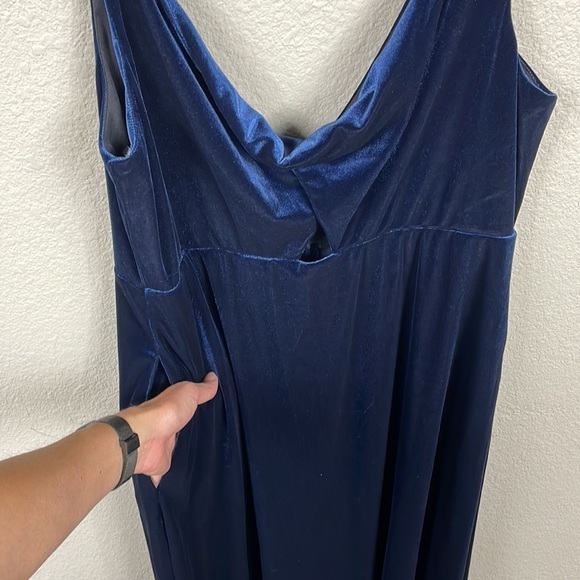 NWT Lovely Dessy Group Twist Front Cut Out Velvet Maxi Dress Gown Midnight Blue - Picture 4 of 10